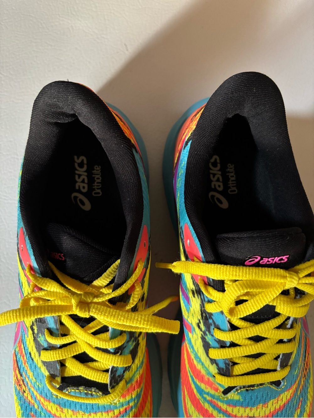 ASICS - Picture 2 of 5